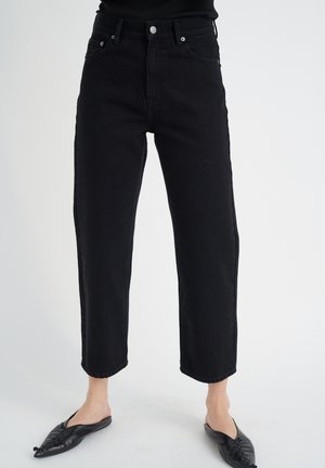 KATELINIW JANIK - Straight leg jeans - black