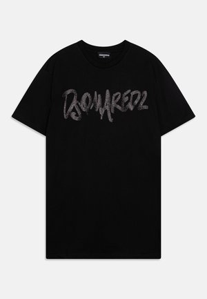 T-shirt in cotone nero con logo "DSquared2" in scrittura argentata lucida sulla parte anteriore. Collo rotondo e maniche corte.