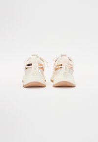 Thumbnail Image 3