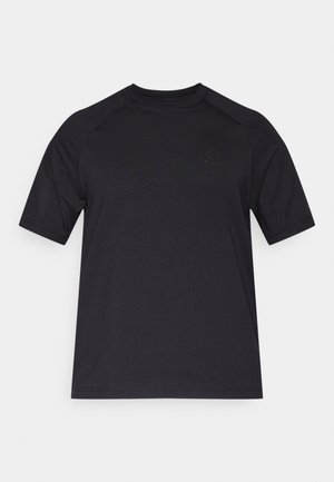 Czarny t-shirt z krótkim rękawem wykonany z miękkiego materiału, z okrągłym dekoltem, subtelnym logo na piersi i luźnym krojem.