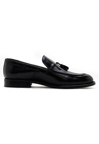 Mocassins en cuir noir avec une finition lisse, dotés d'un accent à pampilles et d'un bout arrondi. Le design comprend des détails cousus et un petit talon.