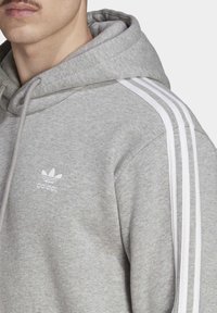 adidas Originals 3 STRIPES HOODY - Sweat à capuche - medium grey heather