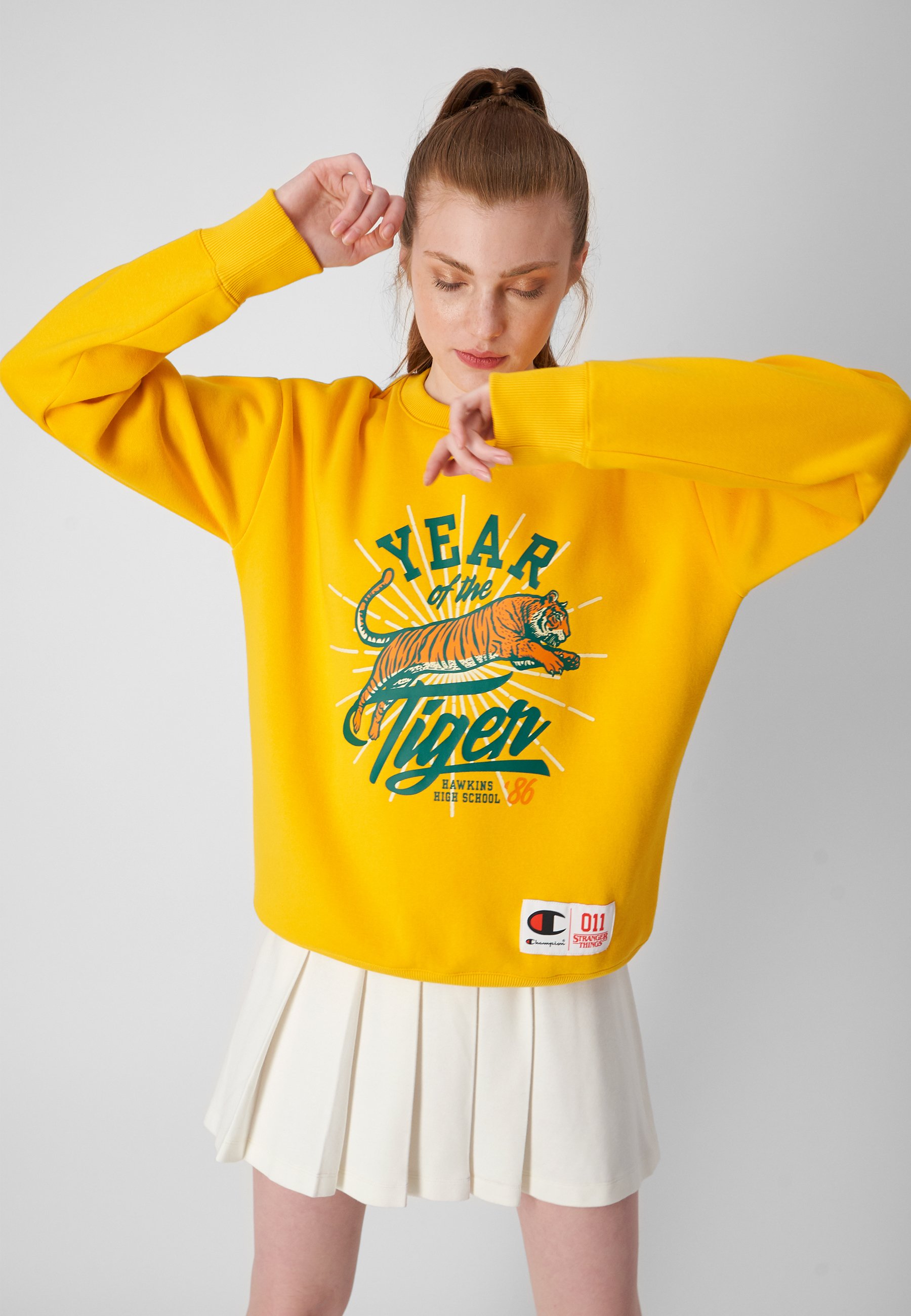 Champion Rochester CREWNECK STRANGER THINGS UNISEX - Sweatshirt - yellow  and green/yellow - Zalando.de