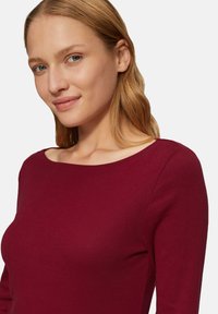 s.Oliver MIT 3/4-ARM UND U-BOOT AUSSCHNITT - Longsleeve - rubinrot