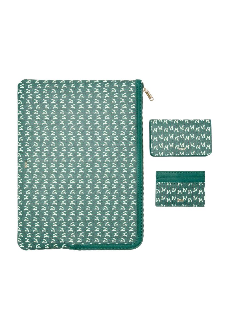 Zelená kapsička so zipsom z textúrovanej tkaniny s bielymi geometrickými vzormi; obsahuje väčšiu kapsičku a dva menšie držitelia na karty.