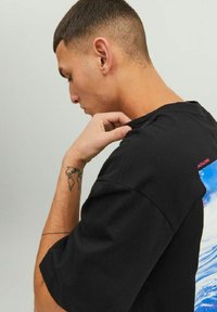 Jack & Jones CREW NECK - T-shirt z nadrukiem
