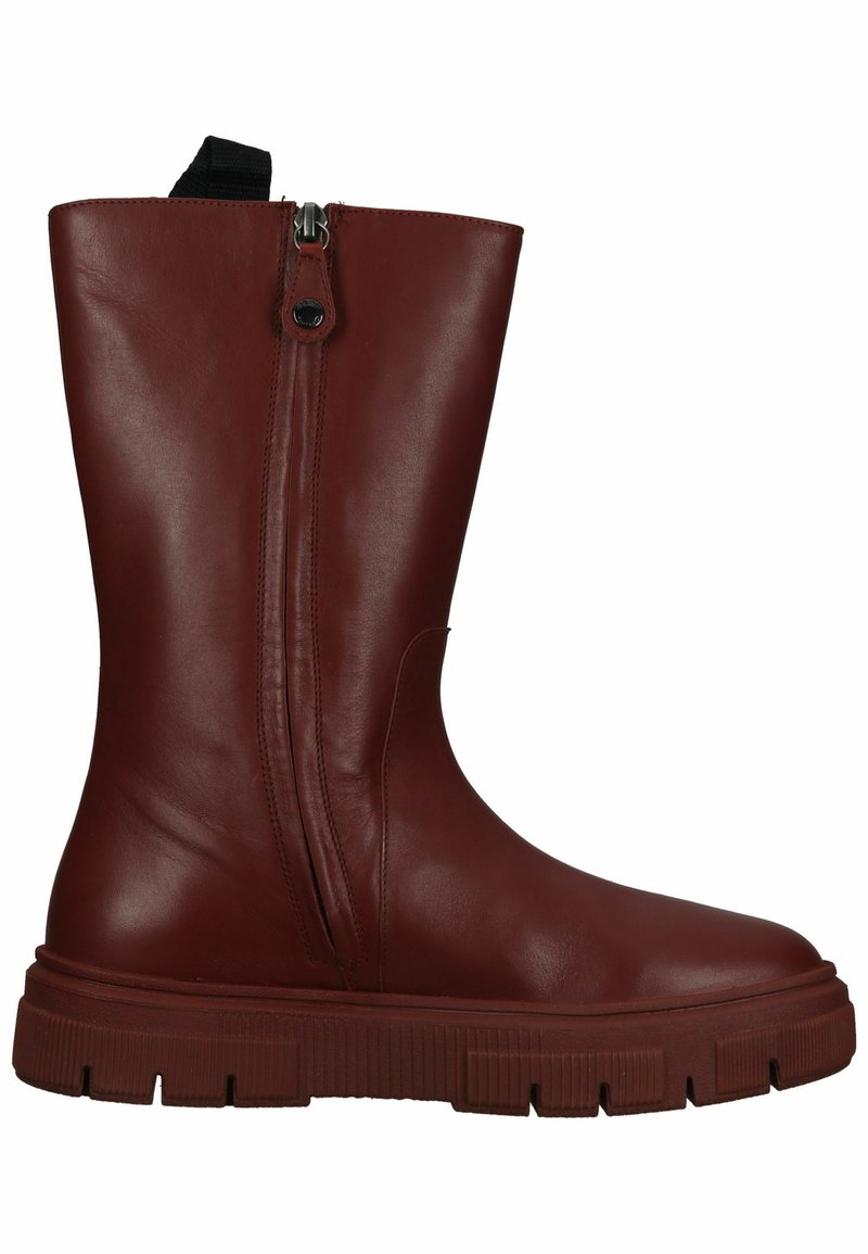 Botines de cuero burdeos con cremallera lateral, suela texturizada y tirador. Presenta un acabado suave y una suela de goma gruesa.