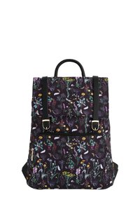 Ruksak s cvjetnim uzorkom na crnoj pozadini, s podesivim trakama, gornjom ručkom i prednjim džepom na zip, izrađen od izdržljivog materijala.