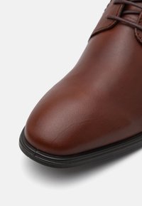 Thumbnail Image 9