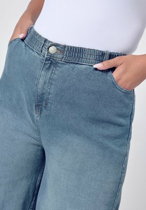 Yours Clothing, YOURS CURVE BLACK WIDE LEG SLOUCHY JEANS - Wide leg - jet black