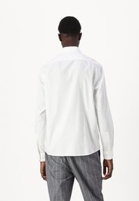 BOSS LIAM KENT - Formalna srajca - white