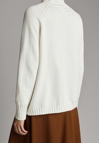 Massimo Dutti Neule - white