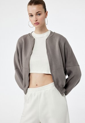 - Kurtka Bomber