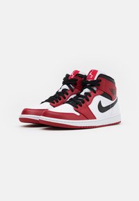 Jordan AIR JORDAN 1 MID - Sapatilhas de cano alto - white/gym red/black