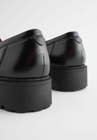 Next WIDE FIT FOREVER COMFORT CHUNKY LOAFERS - Zapatos sin cordones - black