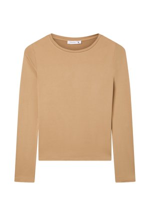 Beżowa bluzka z długim rękawem, wykonana z miękkiej mieszanki bawełny, z okrągłym dekoltem i dopasowanym krojem. Gładka tekstura, minimalistyczny styl i brak widocznych wzorów.