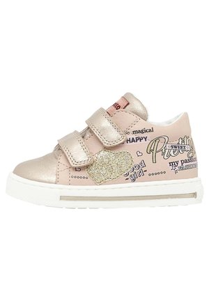 Zapato Infantil Falcotto Carol VL – Blanco Con Detalles Brillantes Y Corazón, Suela Antideslizante, Cierre Velcro