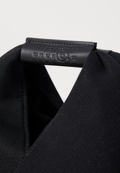 MM6 Maison Margiela LAYERED JAPANESE BUCKET - Handtas - black