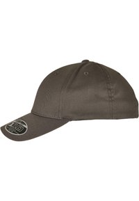 Tumehall baseball cap kaarduva äärega, valmistatud tekstureeritud kangast, mille esipaneelil on logo panna ja tikitud ventilatsiooniaukudega.