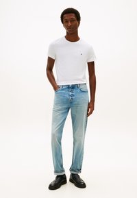 Tommy Hilfiger CORE STRETCH - Paprasti marškinėliai - ybr white