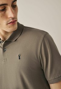 Next Polokošeľa - brown
