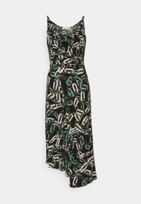 Šaty s límcem ve tvaru kápě v černé látce, které mají barevný řetězový vzor v růžové, zelené a modré barvě, s asymetrickým lemem.