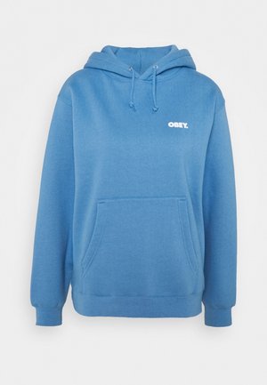 Niebieska bluza z kapturem z przednią kieszenią kangurka, regulowanymi sznurkami i białym logo "OBEY." na lewej piersi.