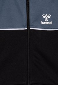 Hummel HMLDALLAS SET - Chándal - bering sea