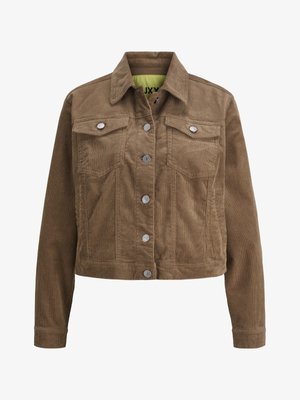 Veste en velours côtelé brun avec un design court, des boutons argentés, deux poches sur la poitrine et une doublure intérieure vert vif.