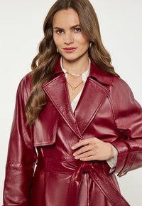 faina MANTEL - Trenchcoat - burgund