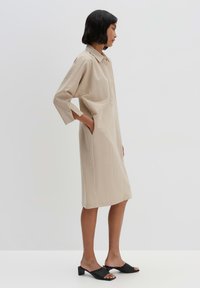 someday. MIDI QUIRVE - Robe chemise - soft oat