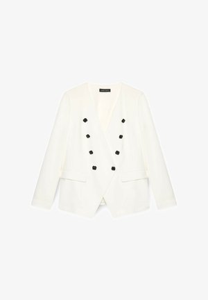 Blazer bianco doppiopetto con bottoni neri a forma di rosa, revers a punta e due tasche frontali. Texture liscia e vestibilità su misura.