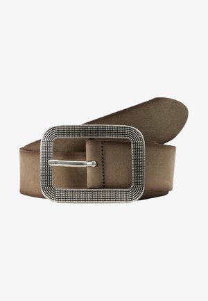 Brązowy skórzany pasek z prostokątną, teksturowaną srebrną klamrą z wypukłymi detalami. Gładkie wykończenie z solidnym, regulowanym designem.