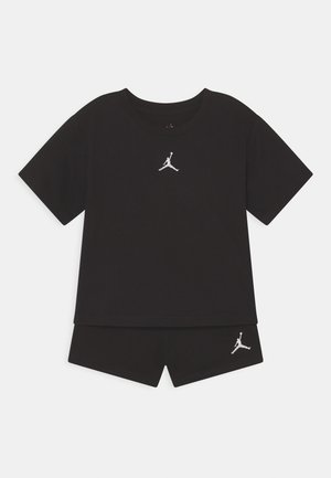 Jordan, ESSENTIALS SET - Camiseta básica - black