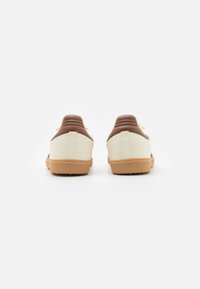 adidas Originals SAMBA OG UNISEX - Trainers - cream white/preloved brown/wonder white