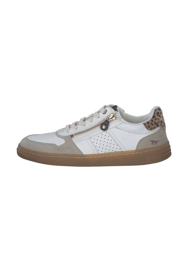 Sneakers in pelle bianche con accenti beige; presentano una zip laterale, design perforato e dettaglio in stampa leopardata sul tallone. Suola in gomma.
