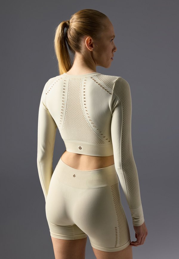 SEAMLESS LONG SLEEVE TOP - Long sleeved top - beige3