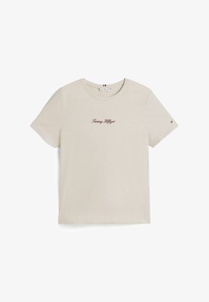 Beige T-shirt met korte mouwen, gemaakt van een katoenmix, met een ronde hals en geborduurd "Tommy Hilfiger" logo in donkerbruin aan de voorkant.