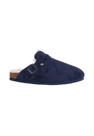 Marineblauwe slip-on klomp met een zwarte gespband, kurken zool en witte harige voering.