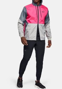 Under Armour - UNSTOPPABLE JOGGERS - Tracksuit bottoms - black Thumbnail Image 1