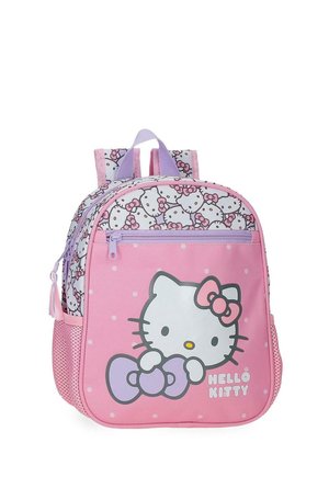 Mochila rosa de Hello Kitty con lazos morados, lunares blancos, bolsillos laterales de malla y correas ajustables para los hombros en color morado.