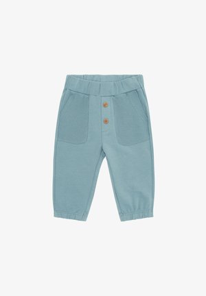 Lichtblauwe katoenen broek met een geribbelde textuur, twee steekzakken aan de voorkant en een broekband met drie houten knopen. Elastische boorden bij de enkels.