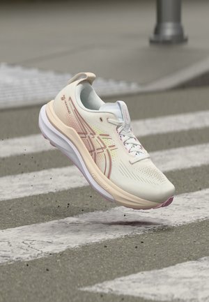 ASICS GEL KAYANO 33 - Pantofi de alergare pe asfalt - white/hazy lilac