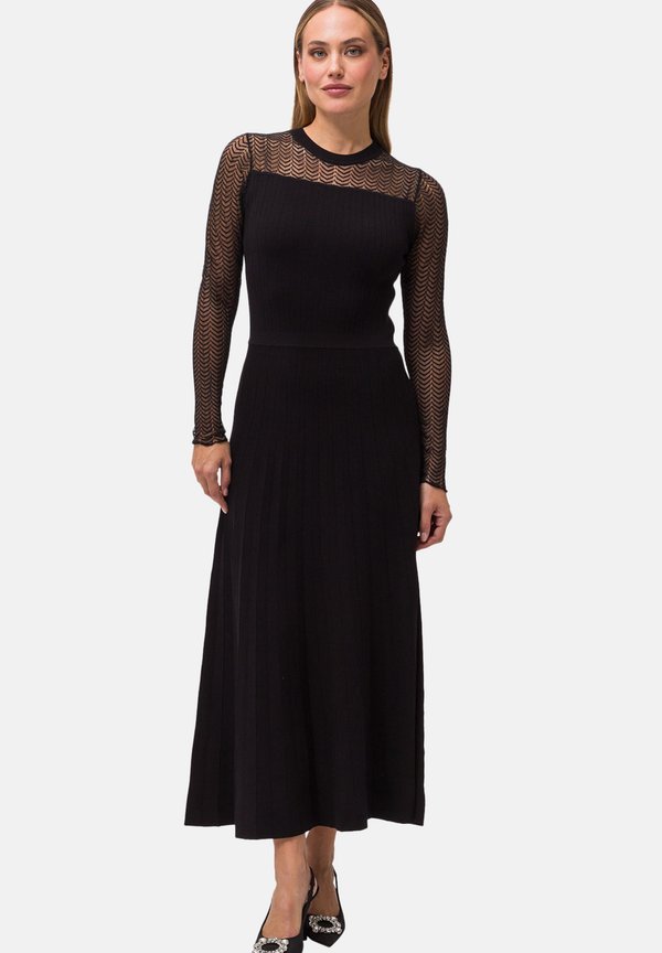 MIT TRANSPARENTEN ÄRMELN - Strickkleid