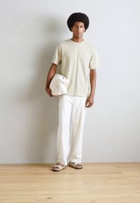 Lindbergh O NECK TEE OVERSIZE - Tricou basic - light khaki