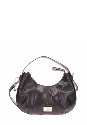 Borsa a spalla in pelle nera con forma arrotondata, caratterizzata da una finitura testurizzata e da una placca con logo dorato, completata da una tracolla rimovibile.