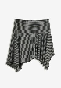 Grijs en zwart gestreepte rok met asymmetrische zoom, geplooid ontwerp en zachte stofstructuur. Elastische tailleband voor een comfortabele pasvorm.
