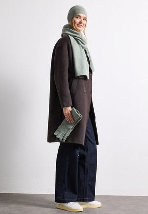 Street One, FEINSTRICK BEANIE IN UNIFARBE SET - Oorwarmers - eucalyptus green mel