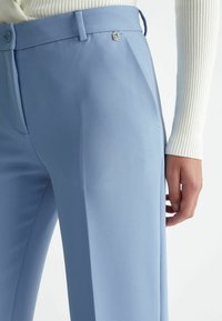 LIU JO FLARED CREPE  - Chino - blue