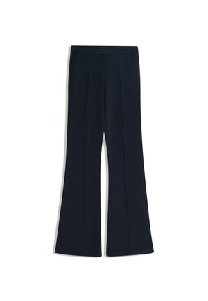 - Spodnie materiałowe